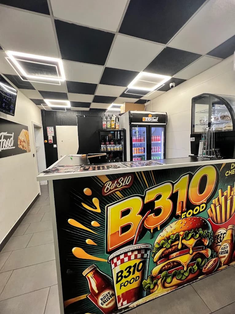 Intérieur chaleureux du snack B310 FOOD à Wittelsheim